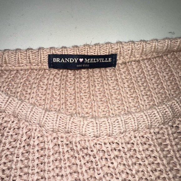 Brandy Melville sweater - Picture 3 of 7